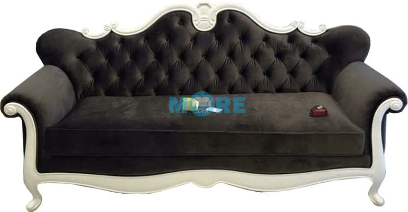 Mẫu Sofa tân cổ điển đẹp được làm bằng gỗ tự nhiên với các đường cong uốn lượn, hoa văn chạm trổ bằng tay kết hợp bọc nỉ cao cấp rút múi phù hợp với mọi gia đình sofa tân cổ điển